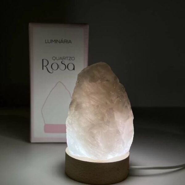 Luminária Abajur Pedra Quartzo Rosa com Luz Branca Bivolt